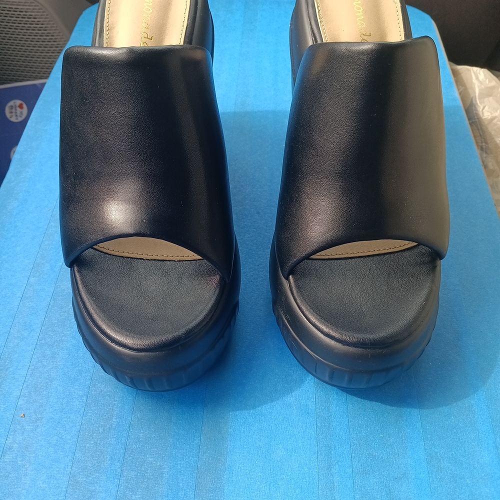 Elegant Black Women's Wedges By Lemonade Sz 10 Very Light Weight